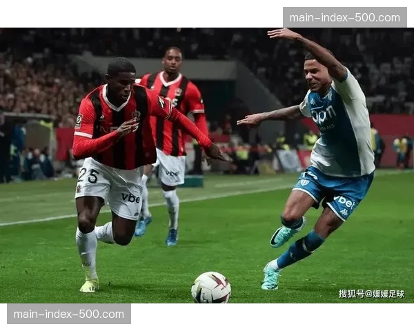 场边冲突：摩纳哥与蒙彼利埃教练组成员发生口角