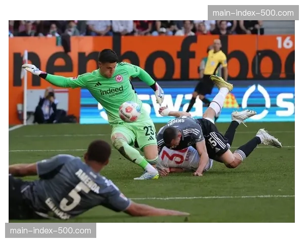 奥格斯堡1-1战平法兰克福，双方各取一分